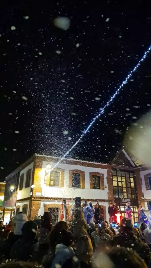 Neve para a inauguração do Natal em San Agustín del Guadalix